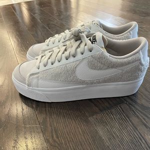 Nike blazer low platform size 8 NEW